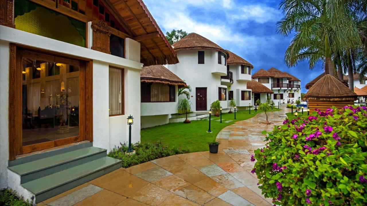 Nirali Resorts Rajkot Exterior foto